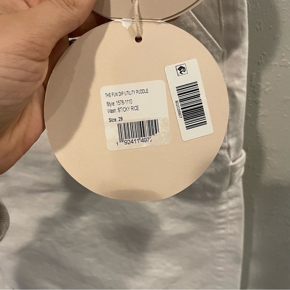 MOTHER Snacks The Fun Dip Utility Puddle jeans in Sticky Rice - Picture 11 of 16